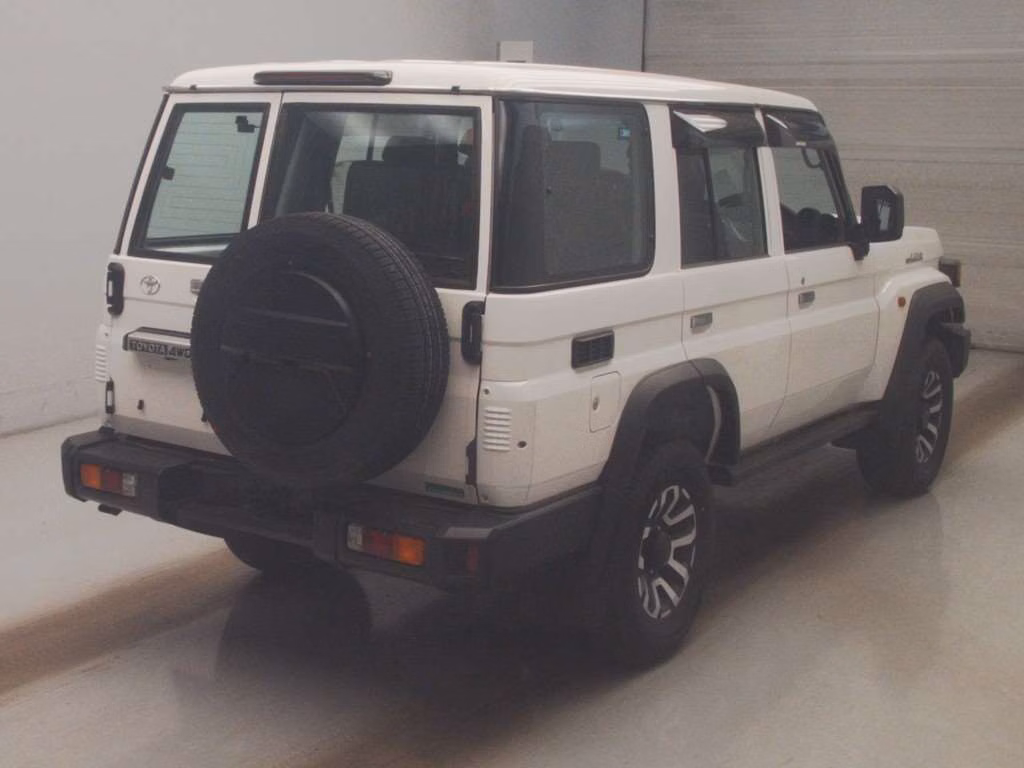 TOYOTA LAND CRUISER