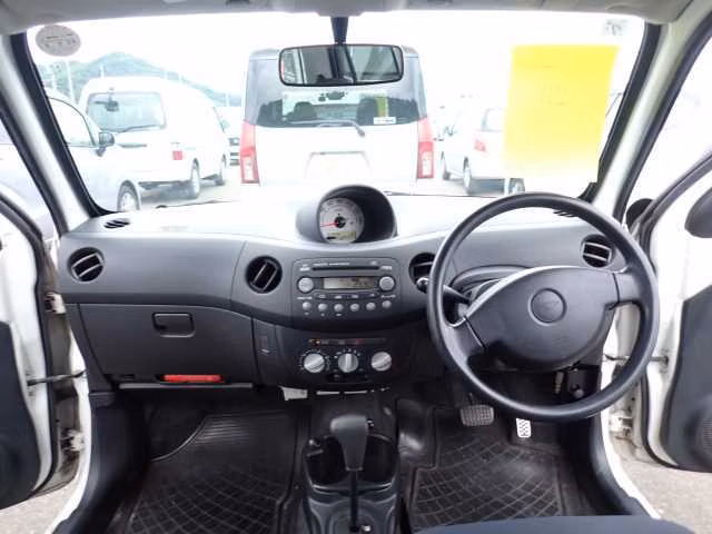 DAIHATSU ESSE