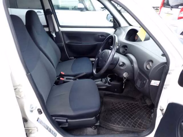 DAIHATSU ESSE