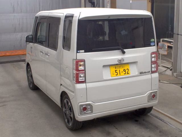 DAIHATSU WAKE
