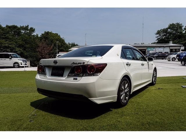 TOYOTA CROWN