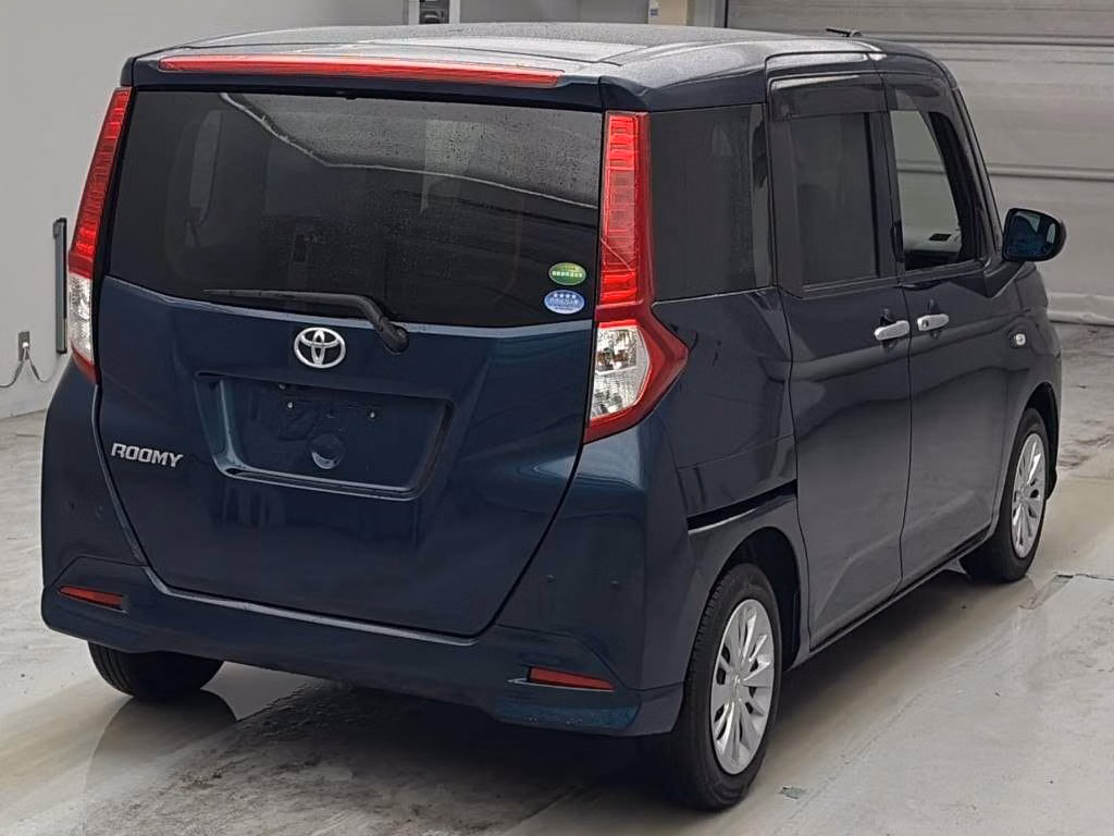 TOYOTA ROOMY