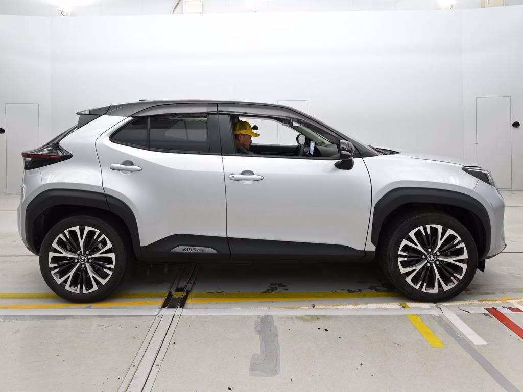 TOYOTA YARIS CROSS