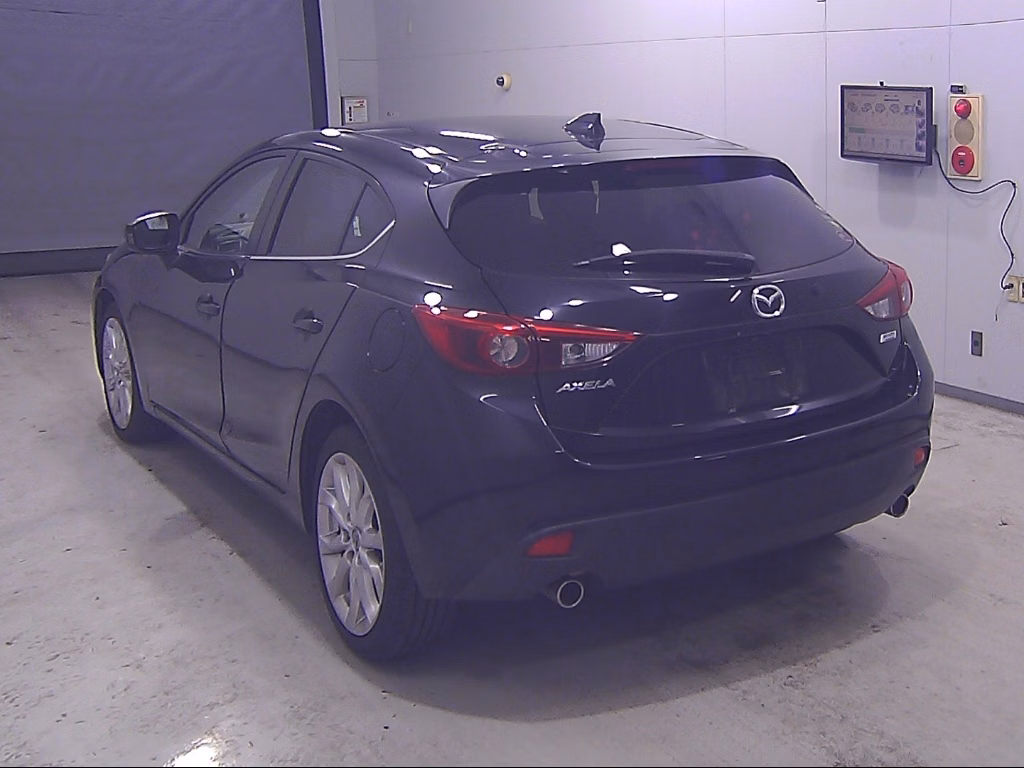 MAZDA AXELA