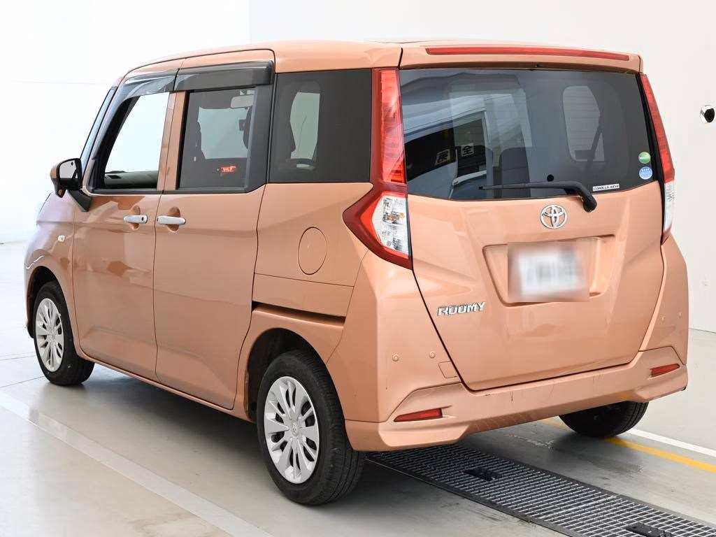 TOYOTA ROOMY
