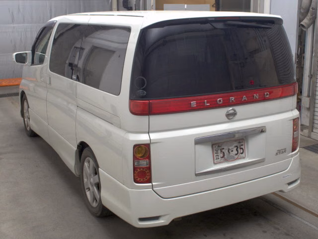 NISSAN ELGRAND
