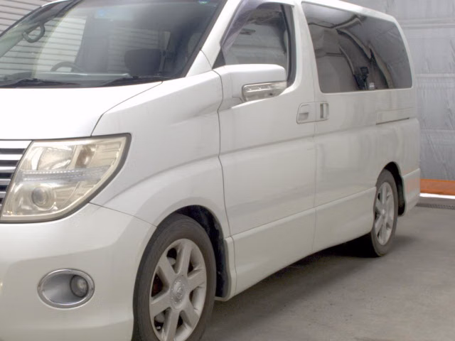NISSAN ELGRAND