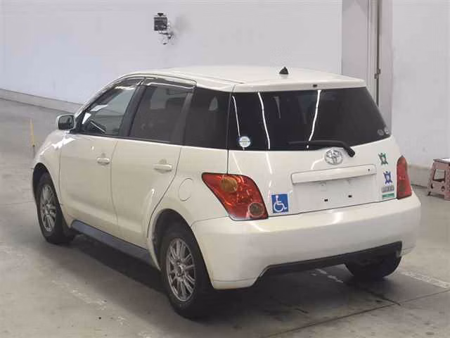 TOYOTA IST