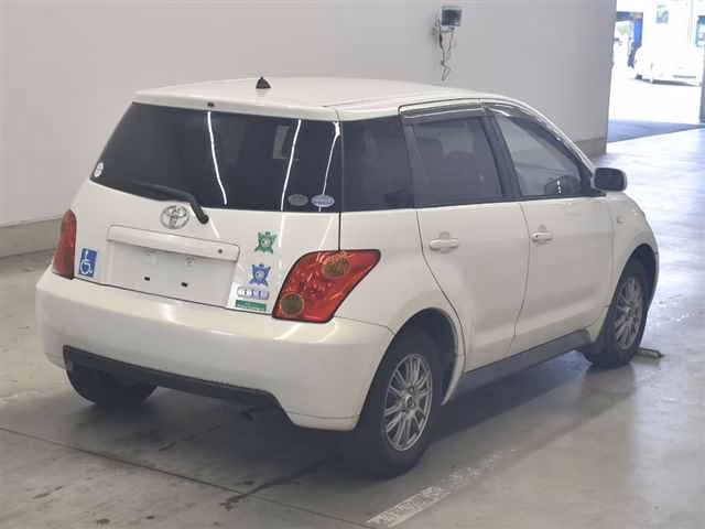 TOYOTA IST