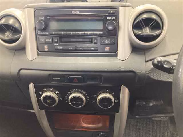 TOYOTA IST