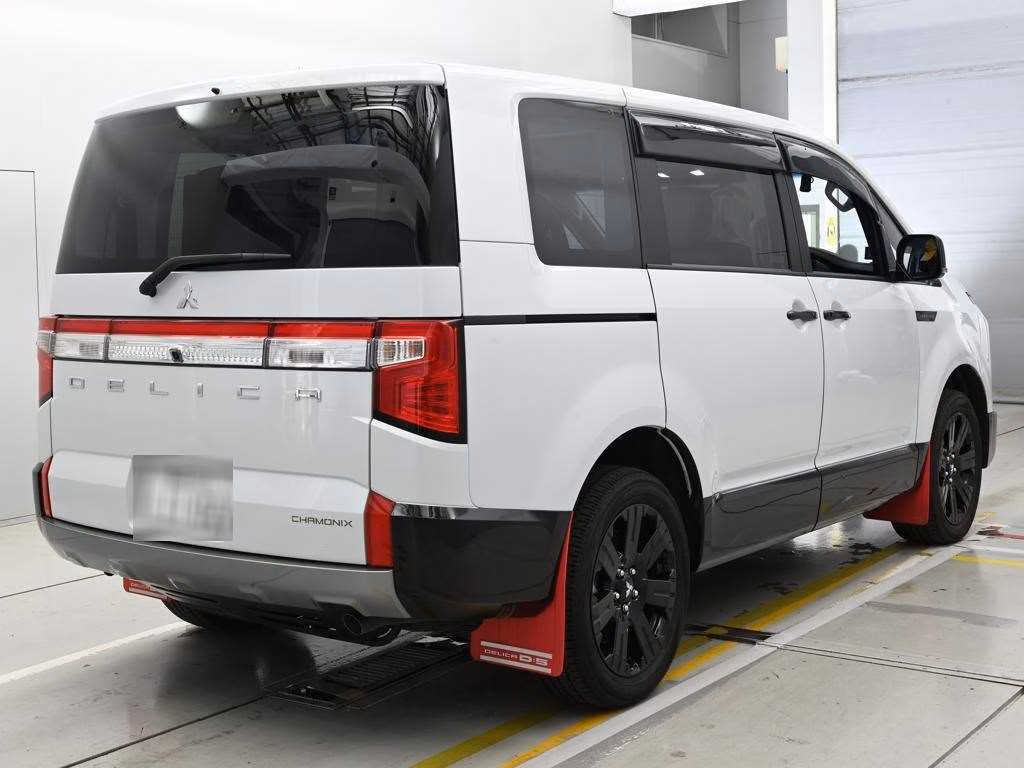 MITSUBISHI DELICA D:5