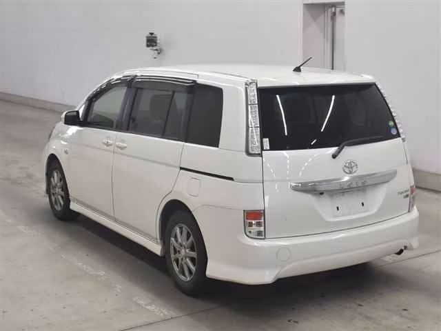 TOYOTA ISIS