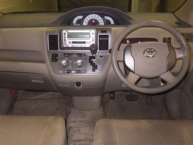TOYOTA RAUM