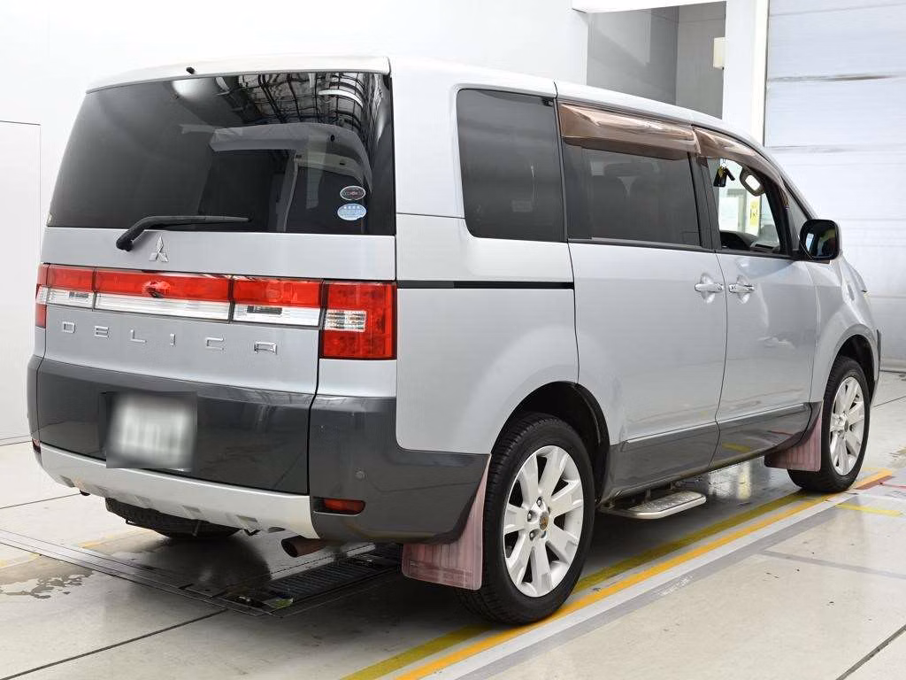 MITSUBISHI DELICA D:5