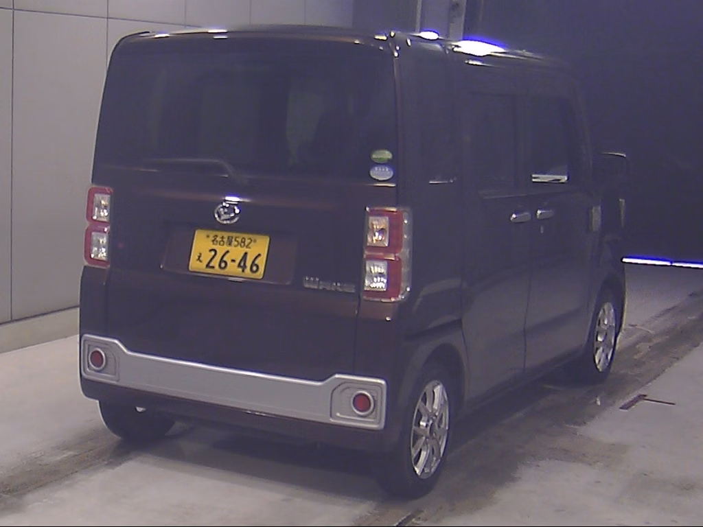 DAIHATSU WAKE