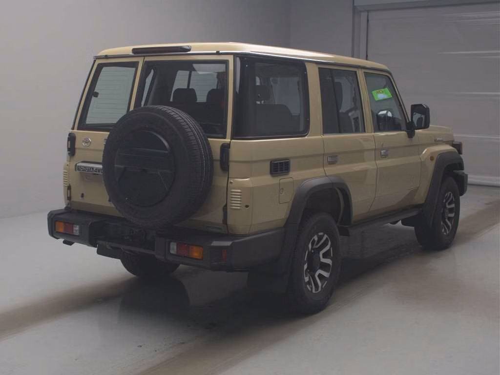 TOYOTA LAND CRUISER