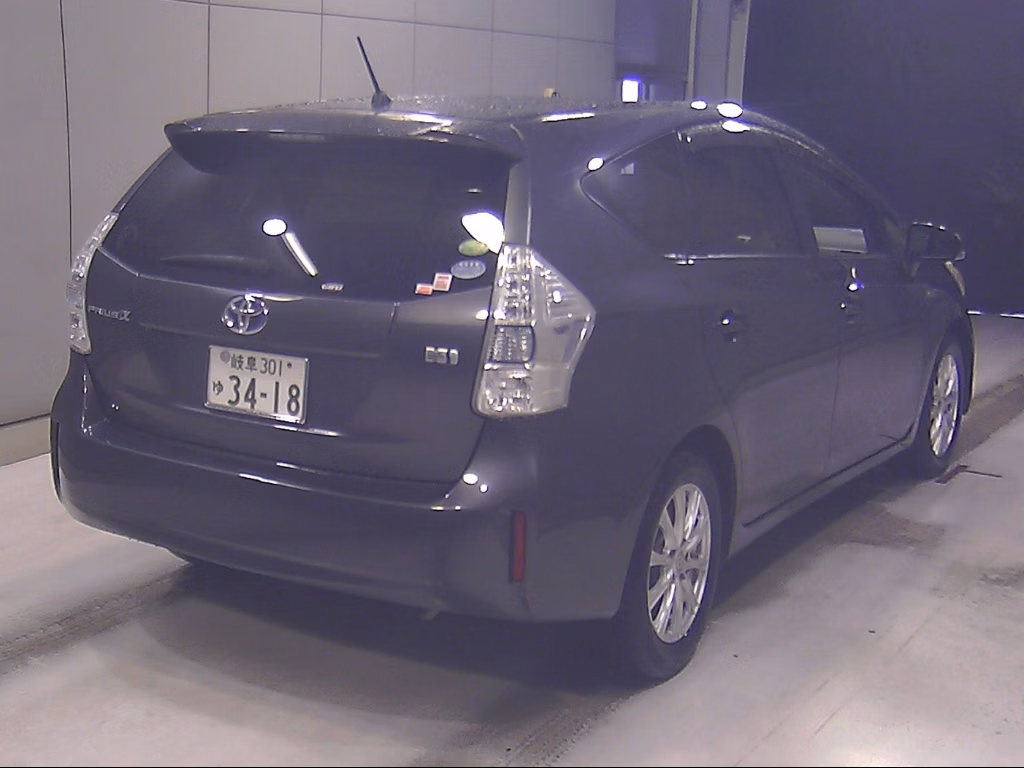 TOYOTA PRIUS ALPHA