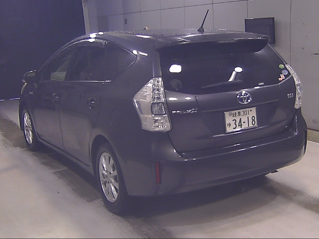 TOYOTA PRIUS ALPHA