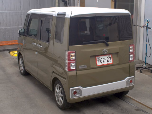 TOYOTA PIXIS MEGA