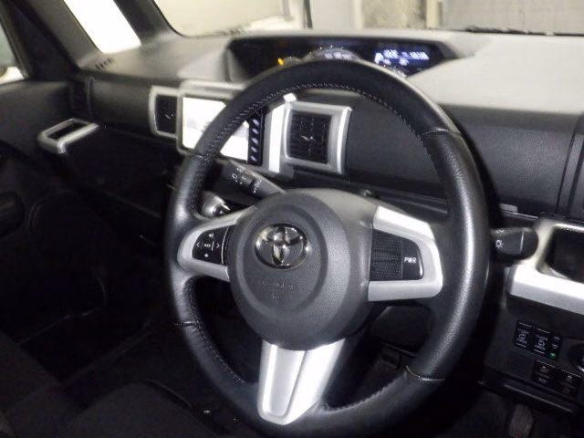 TOYOTA PIXIS MEGA