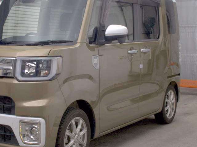 TOYOTA PIXIS MEGA