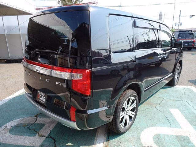 MITSUBISHI DELICA D:5
