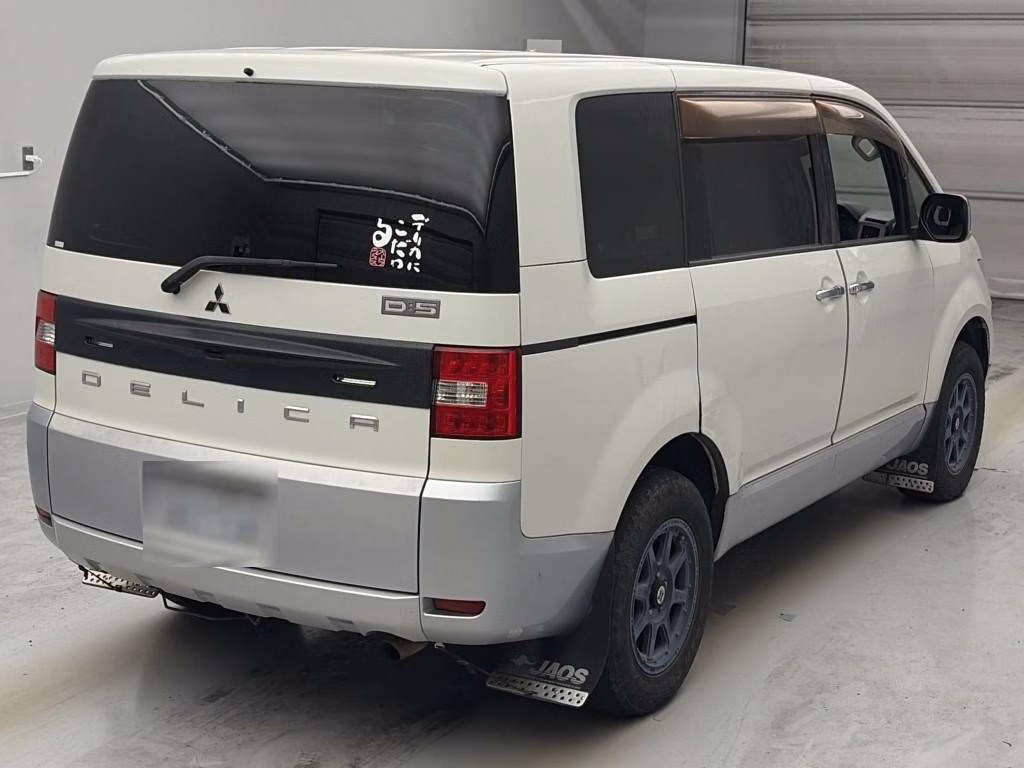 MITSUBISHI DELICA D:5
