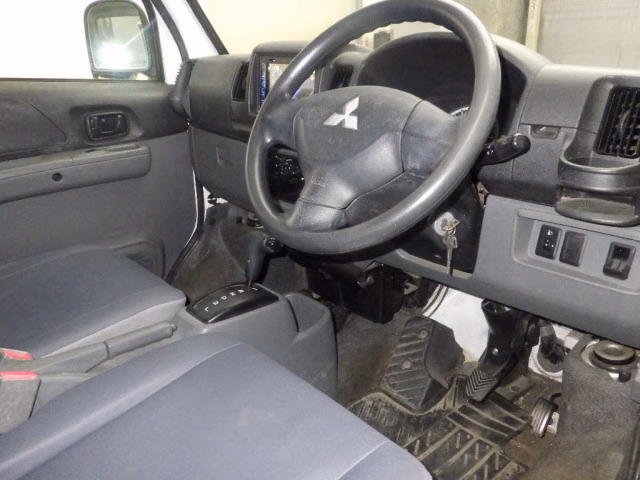 MITSUBISHI MINICAB