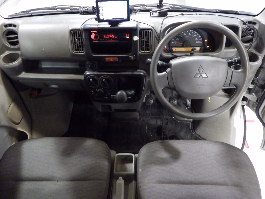 MITSUBISHI MINICAB