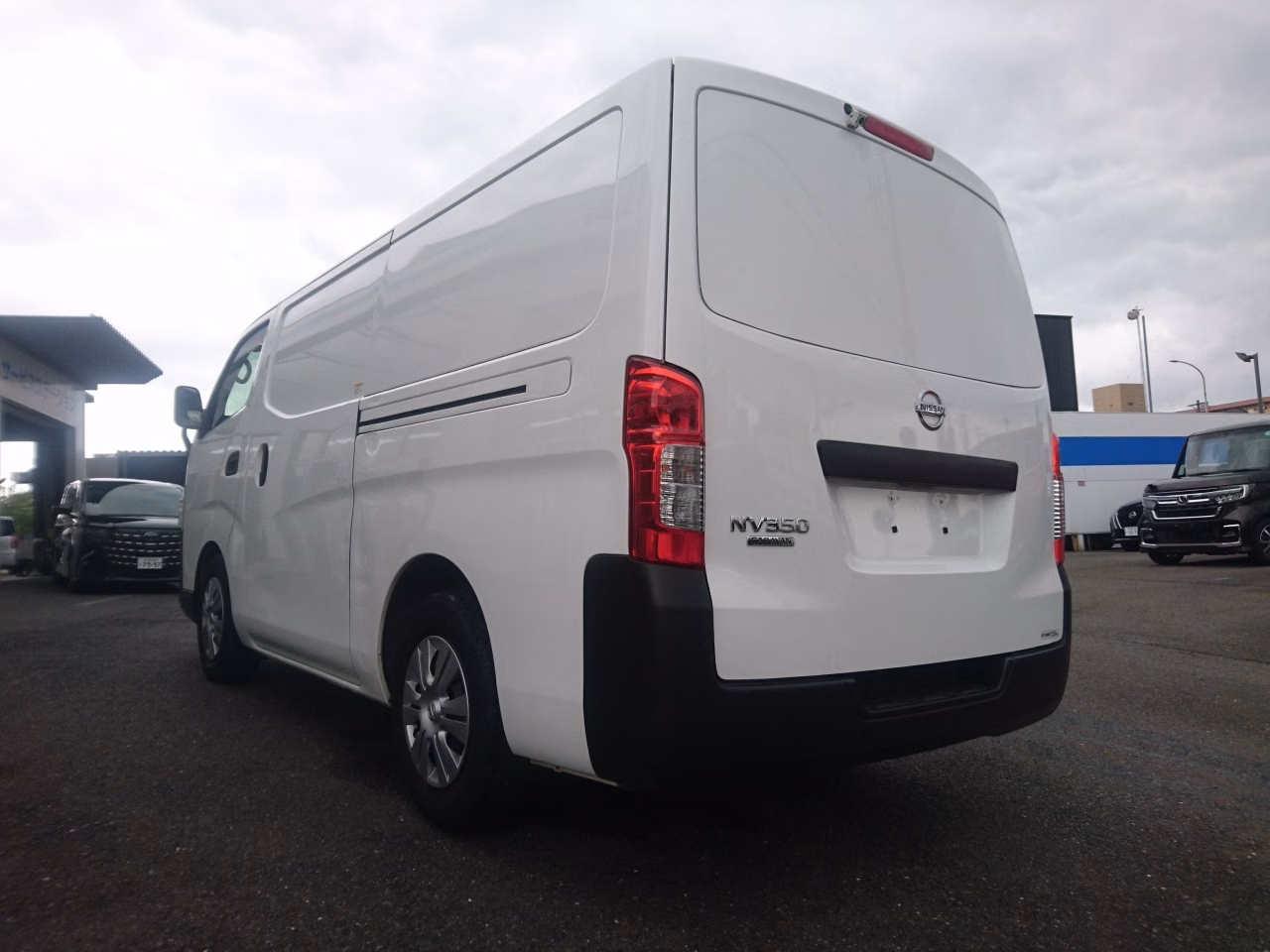 NISSAN NV350 CARAVAN