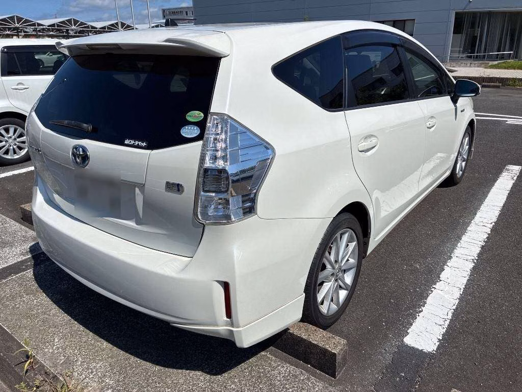 TOYOTA PRIUS ALPHA