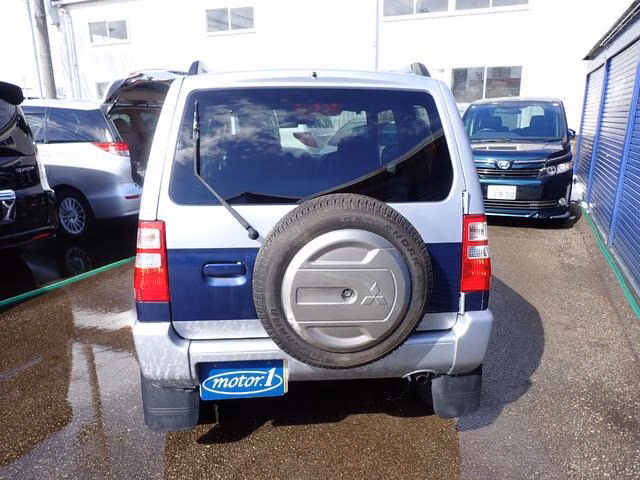 MITSUBISHI PAJERO MINI