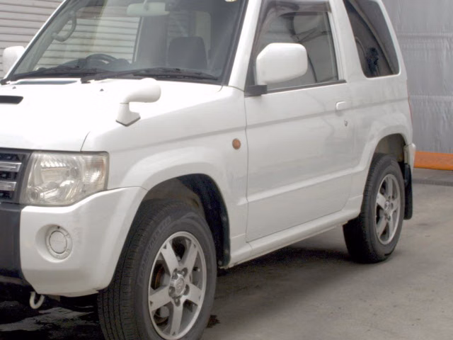 MITSUBISHI PAJERO MINI