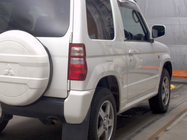 MITSUBISHI PAJERO MINI