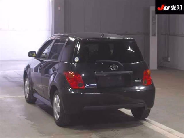 TOYOTA IST