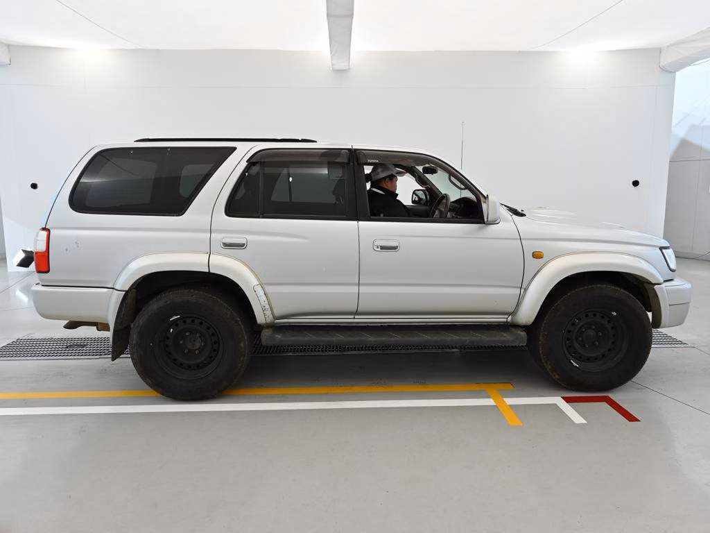 TOYOTA HILUX SURF