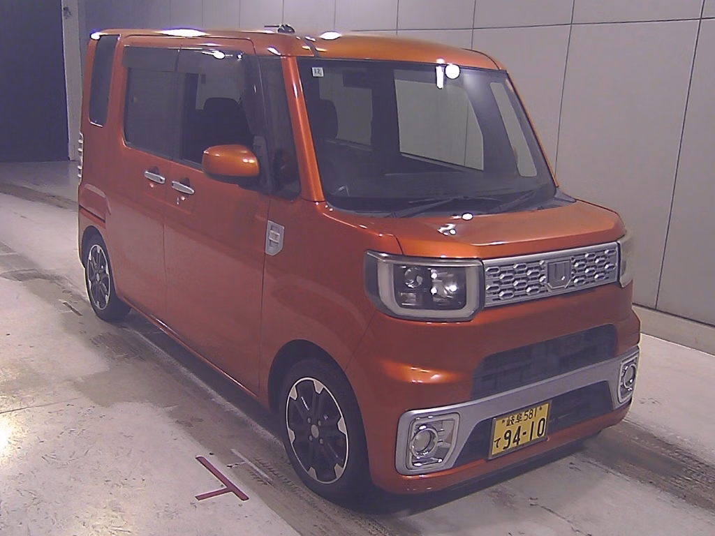 DAIHATSU WAKE