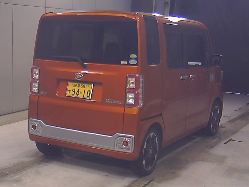 DAIHATSU WAKE