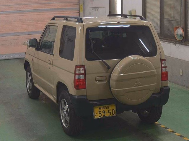 MITSUBISHI PAJERO MINI