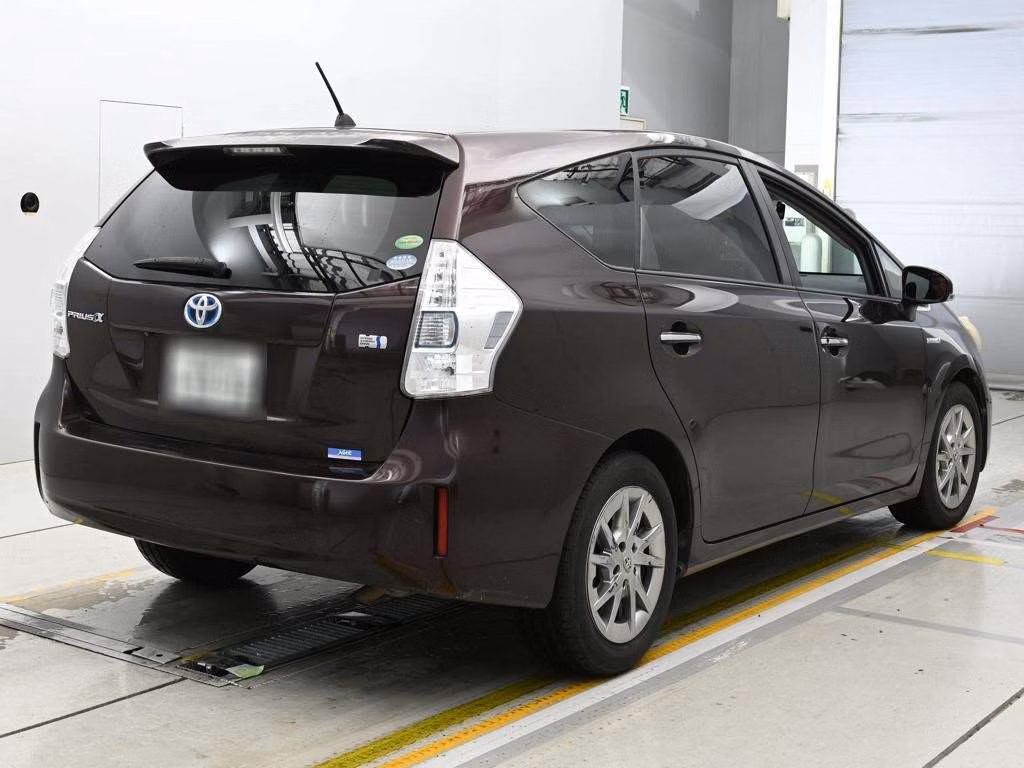TOYOTA PRIUS ALPHA