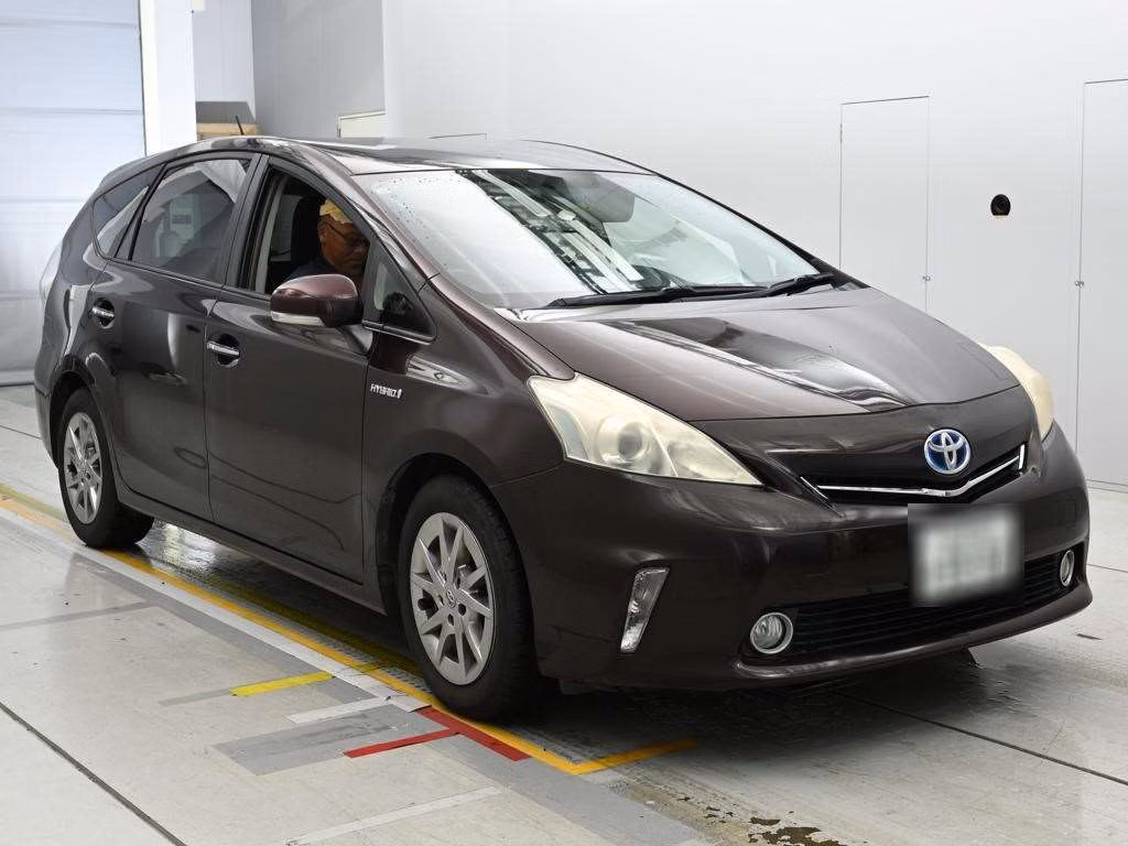 TOYOTA PRIUS ALPHA
