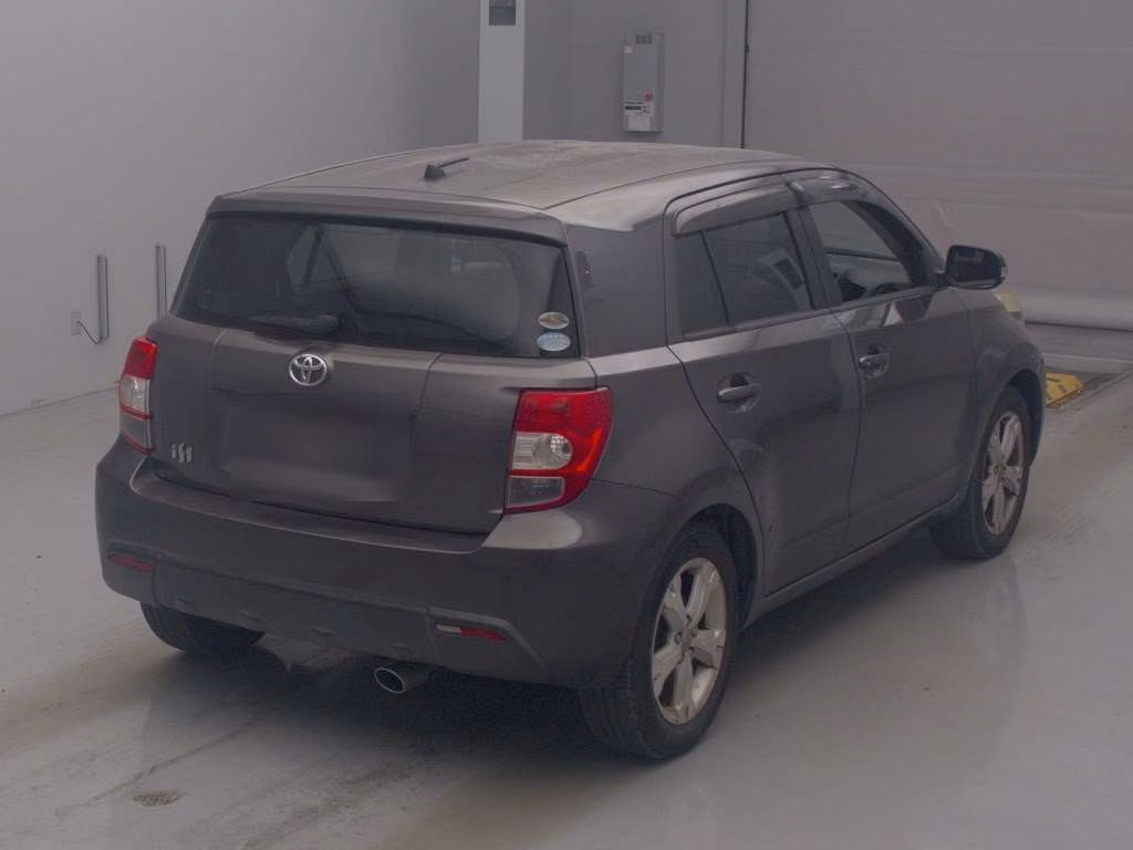 TOYOTA IST