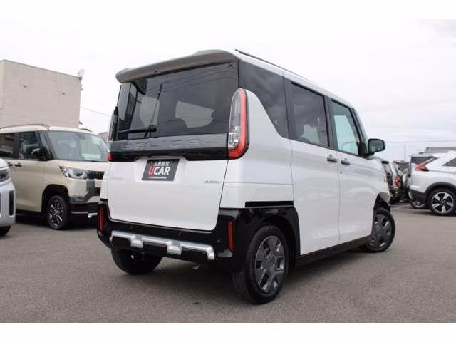 MITSUBISHI DELICA MINI