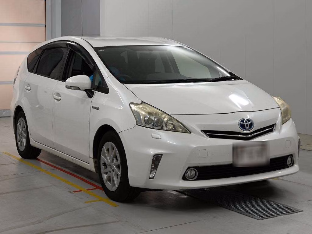 TOYOTA PRIUS ALPHA