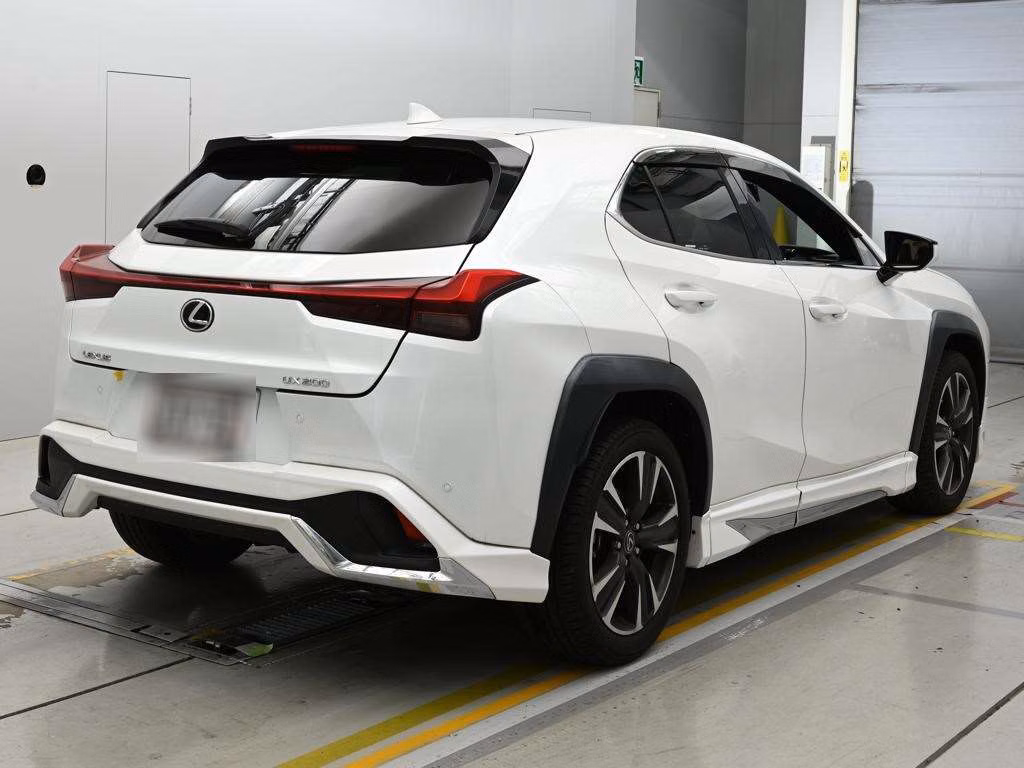 LEXUS UX200