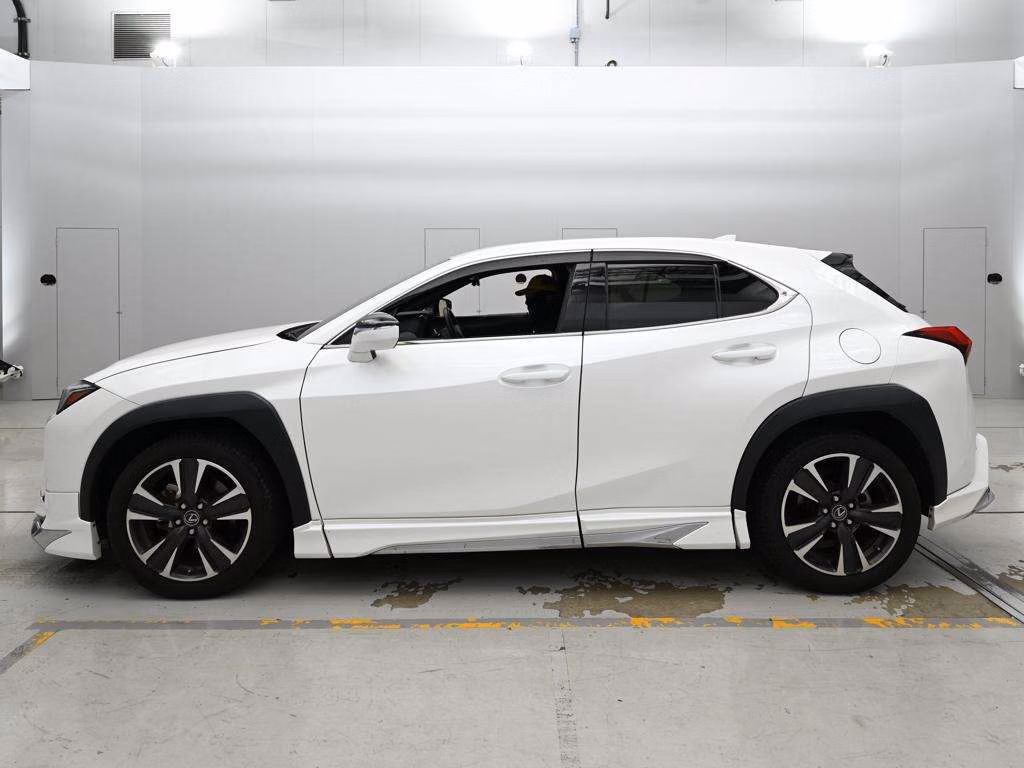LEXUS UX200