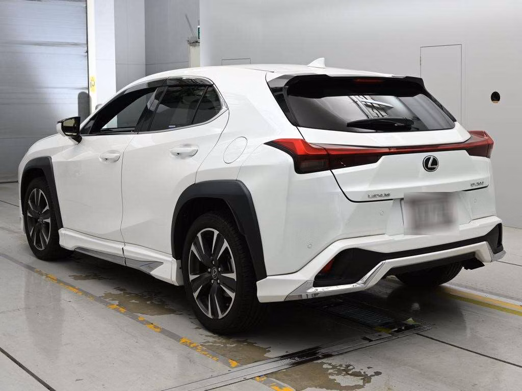 LEXUS UX200