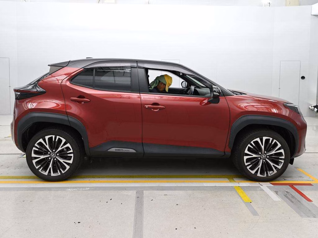 TOYOTA YARIS CROSS