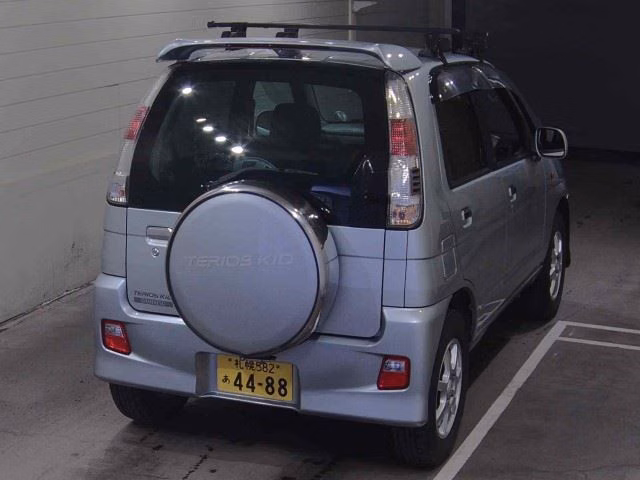 DAIHATSU TERIOS KID
