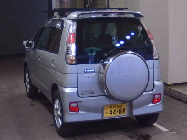 DAIHATSU TERIOS KID